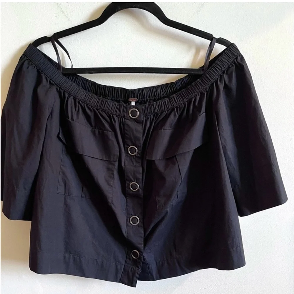 Free People Head Over Heels Off The Shoulder Top. NWT. $R78. Size Med Black